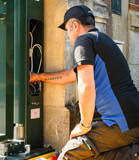 Service Rapide pour Portail Électrique à Chatou