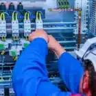 Électricien qualifié