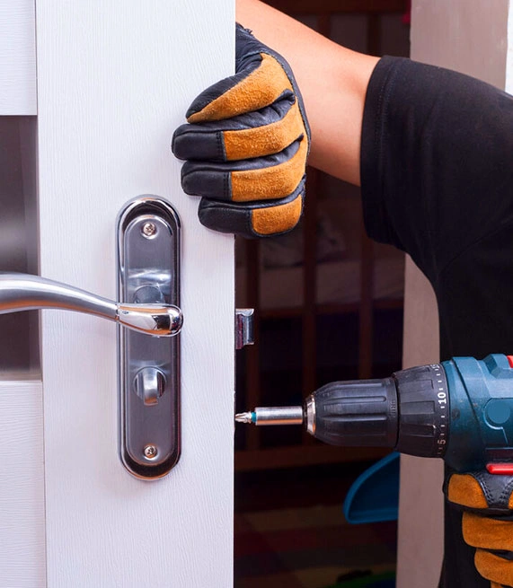 Installation de serrure à Colombes